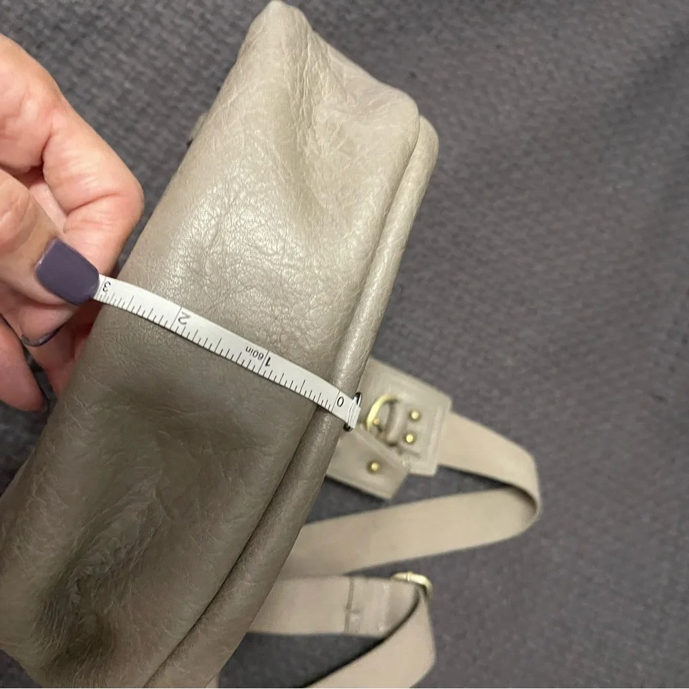 Like New Concealed Carry Crossbody Bag - Picture 6 of 11